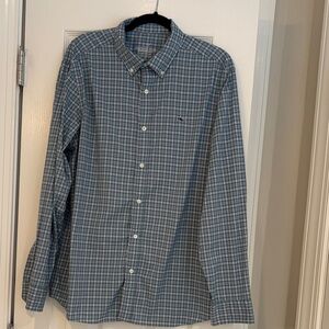 Vineyard Vines Men's Performance  Classic Fit Whale Shirt size Large